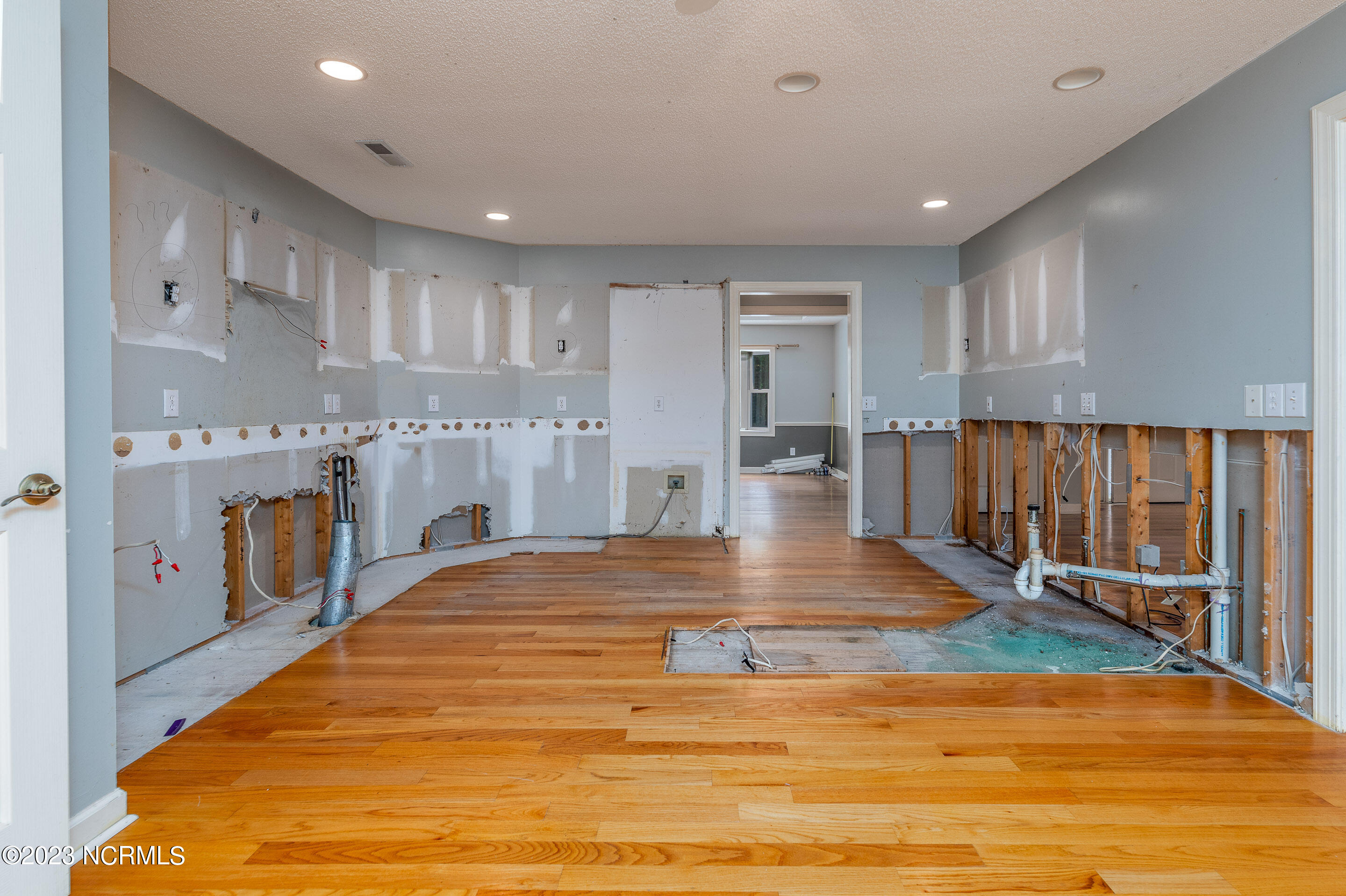 704 Cordgrass Road Hampstead, NC 28443 - Photo 17 of 39 Kitchen