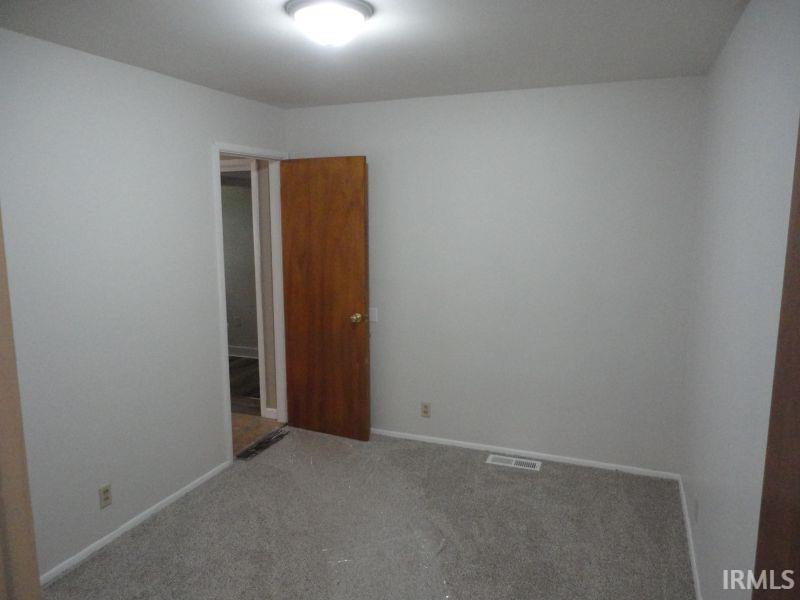 601 North Shellbark Road Muncie, IN 47304 - Photo 9 of 35