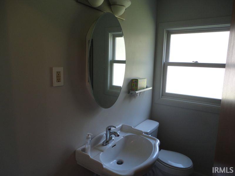 601 North Shellbark Road Muncie, IN 47304 - Photo 10 of 35