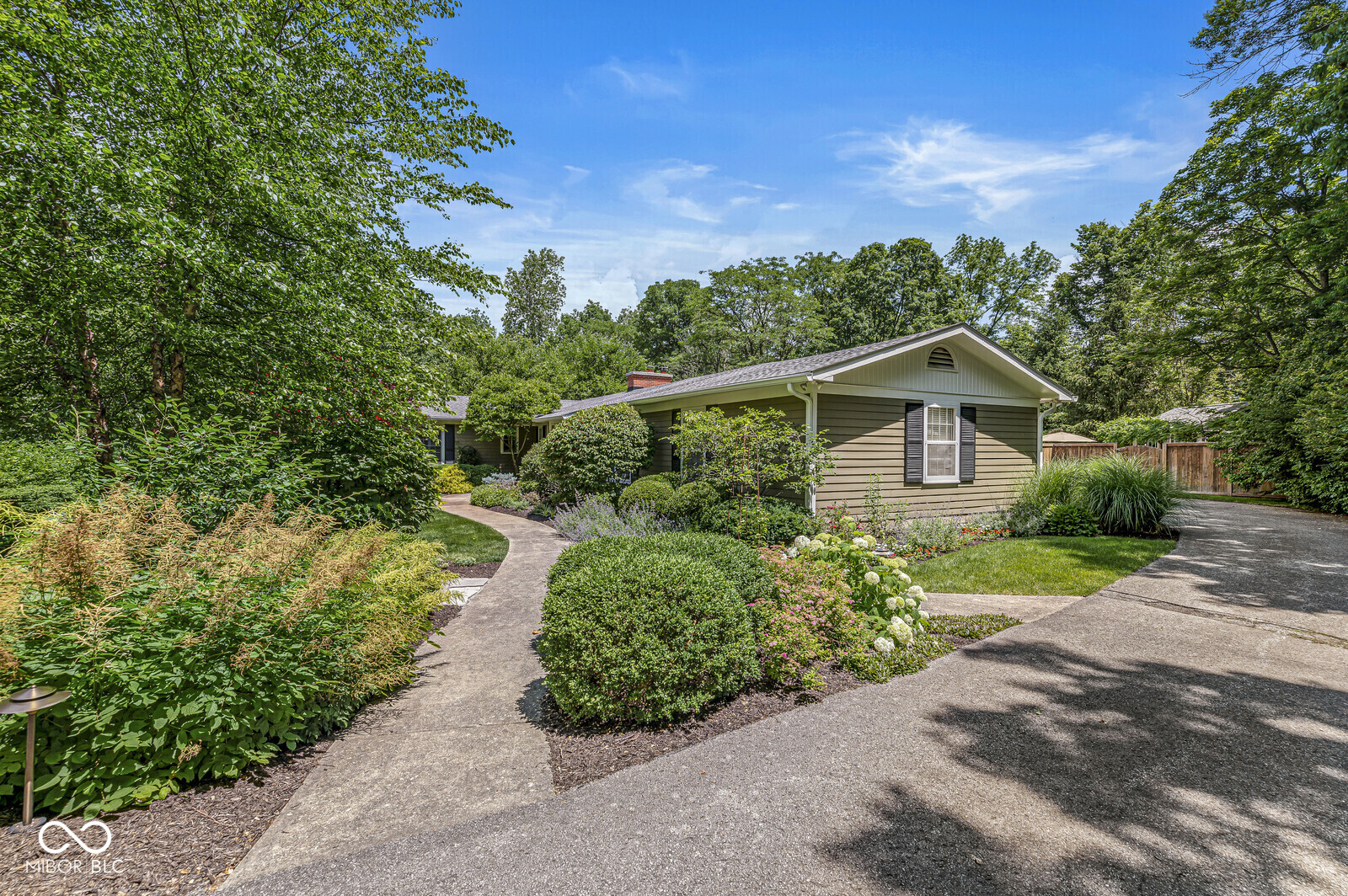 6431 Dean Road Indianapolis, IN 46220 - Photo 2 of 68 Gallery Image 2