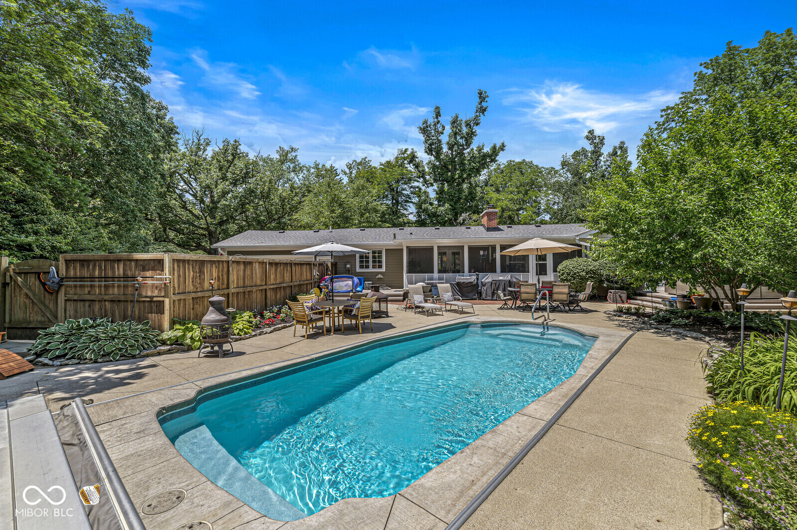 6431 Dean Road Indianapolis, IN 46220 - Photo 3 of 68 Gallery Image 3