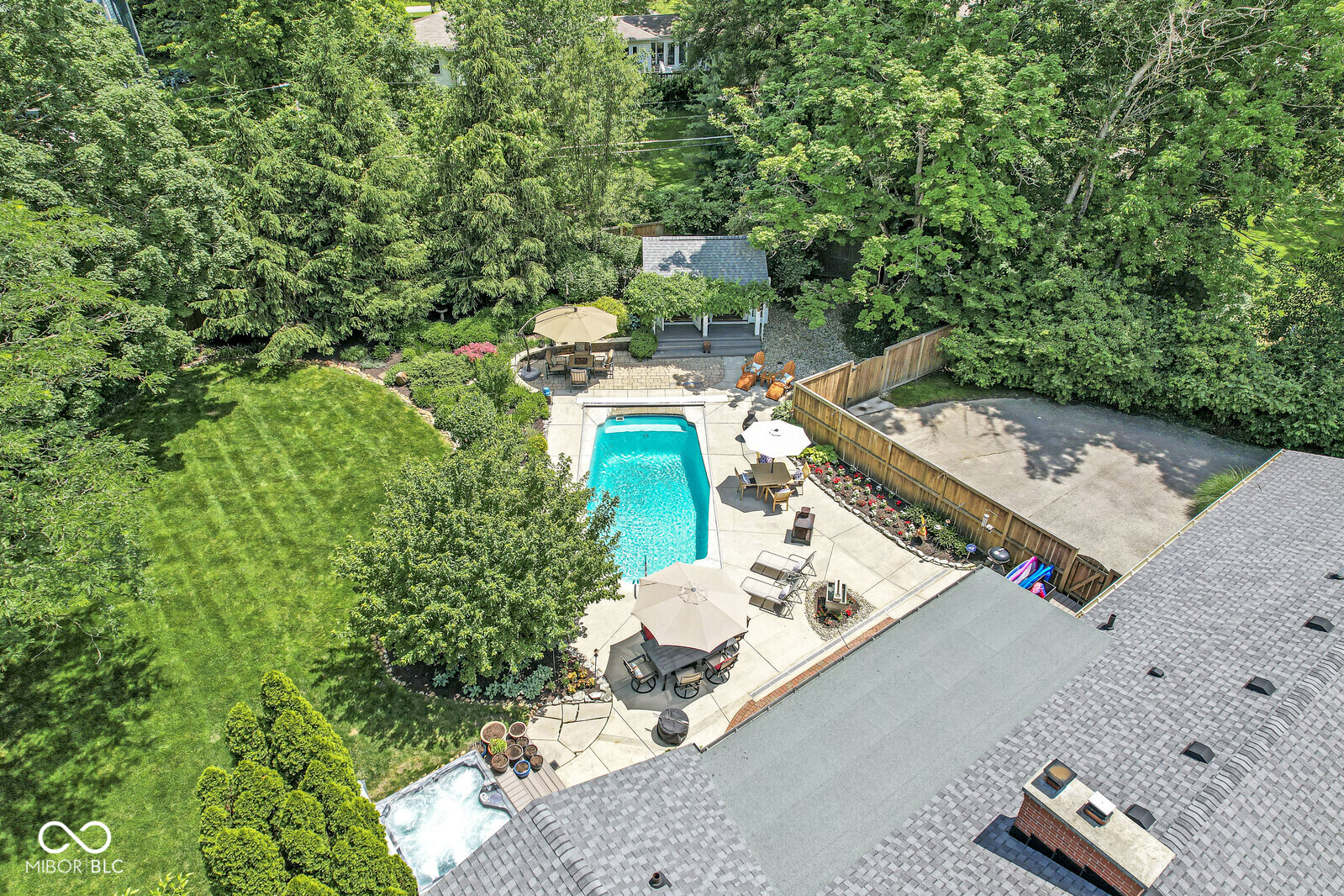 6431 Dean Road Indianapolis, IN 46220 - Photo 4 of 68 Gallery Image 4