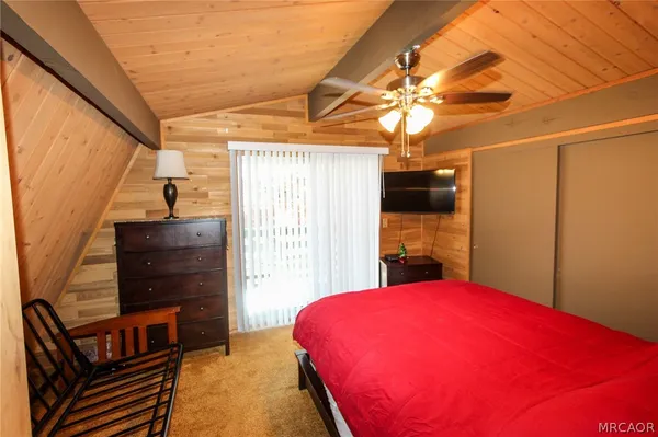 $1,600 | 692 San Bernardino Avenue, Sugarloaf, CA 92386