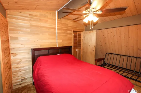 $1,600 | 692 San Bernardino Avenue, Sugarloaf, CA 92386