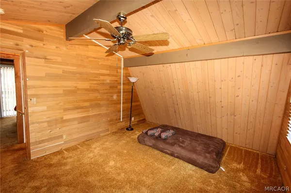 $1,600 | 692 San Bernardino Avenue, Sugarloaf, CA 92386