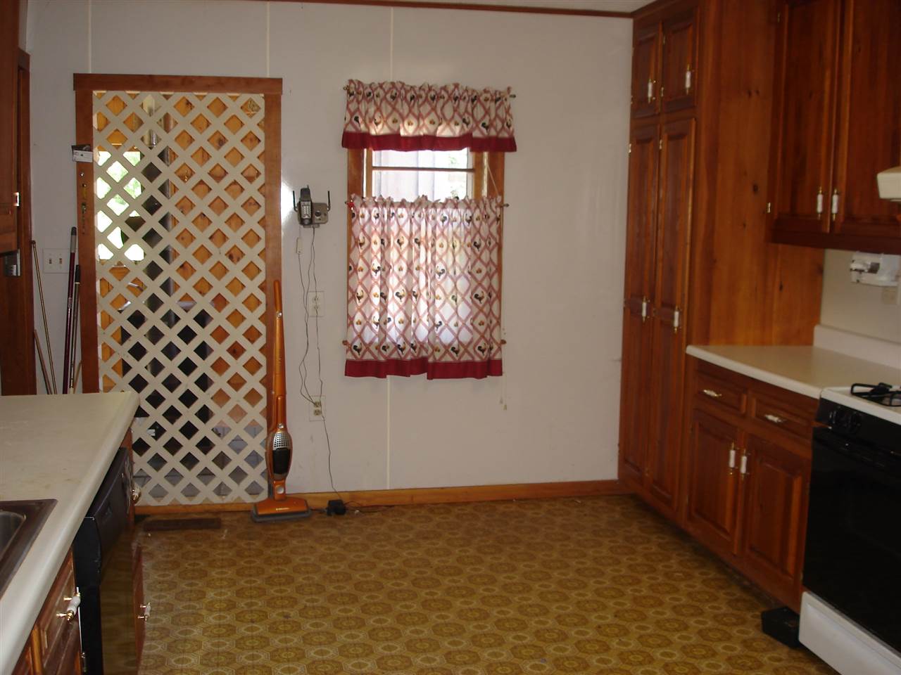 2060 River Road Lunenburg, VT 05904 - Photo 14 of 23