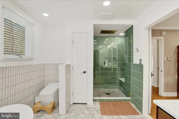 $925,000 | 300 Robin Hood Drive, Yardley, PA 19067