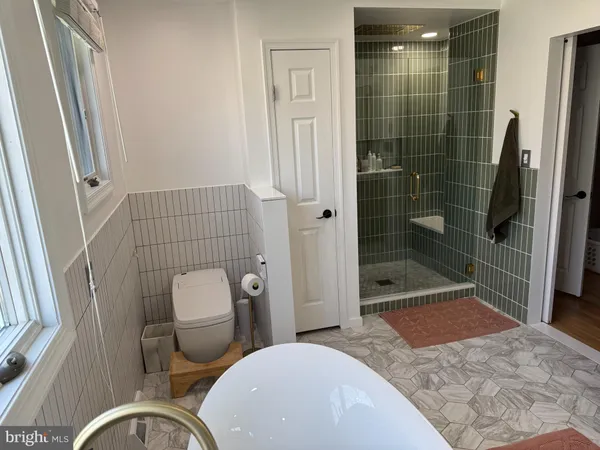 $925,000 | 300 Robin Hood Drive, Yardley, PA 19067
