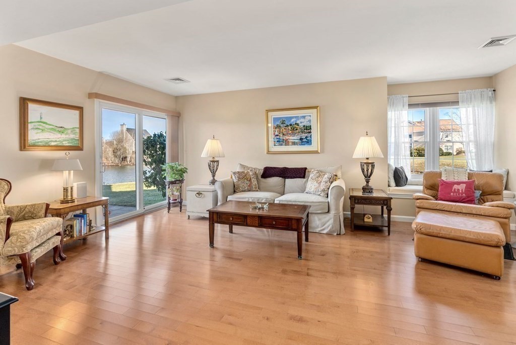 17 Merganser Way, Unit 17 Walpole, MA 02081 - Photo 2 of 26