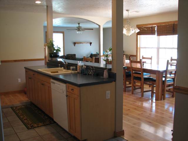 281 Perry Road Greer, SC 29651 - Photo 4 of 17 Gallery Image 4