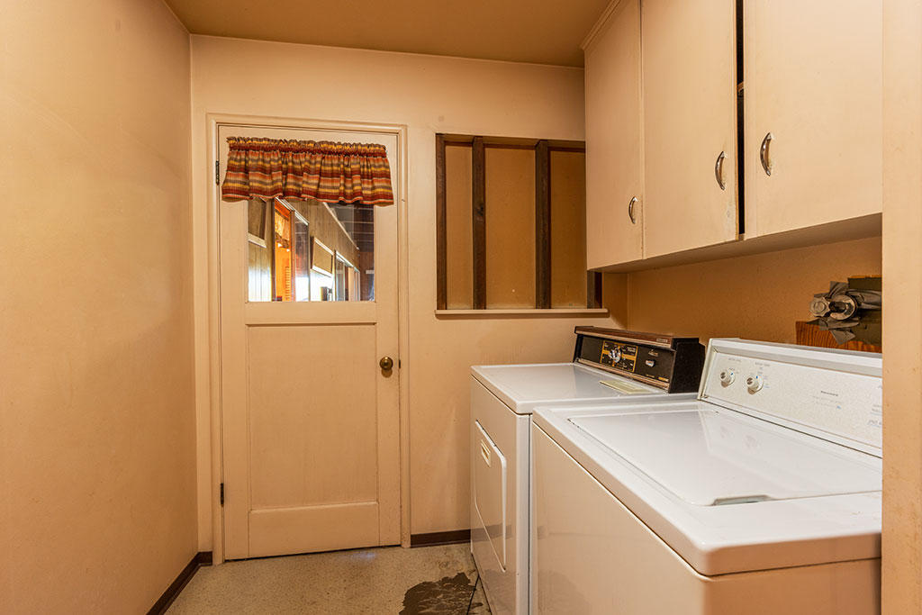 3504 Edgewood Road Eureka, CA 95501 - Photo 10 of 17 Laundry Room