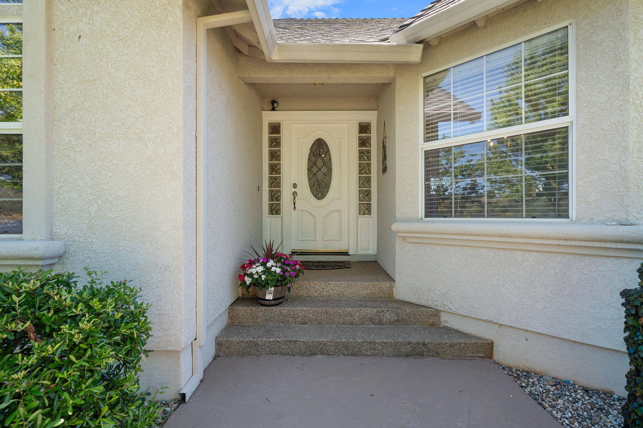 13087 Spring Lake Street Redding, CA 96003 - Photo 4 of 80 4-web-or-mls-BiggerFlow Real Estate Medi