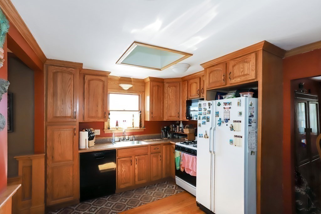92 Burroughs Road North Reading, MA 01864 - Photo 8 of 18 Gallery Image 8