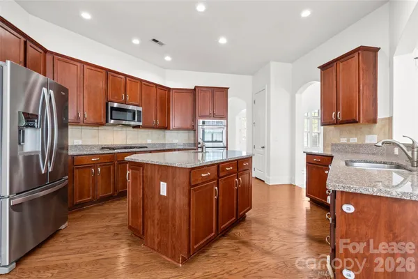 $3,900 | 6919 South Creek Road, Charlotte, NC 28277