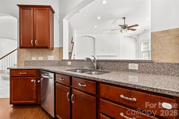 $3,900 | 6919 South Creek Road, Charlotte, NC 28277