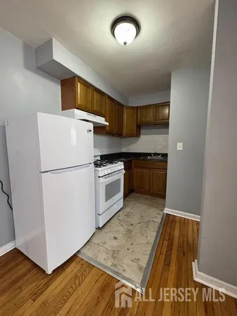 $1,650 | 120 West 3rd Avenue, Unit 6, Roselle, NJ 07203