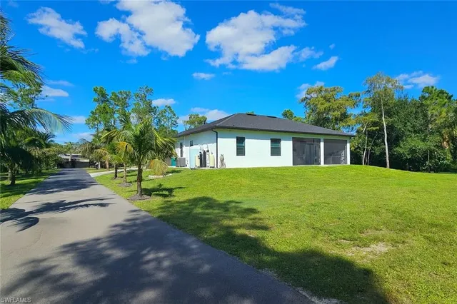 $3,850 | 2330 4th Avenue Southeast, Naples, FL 34117