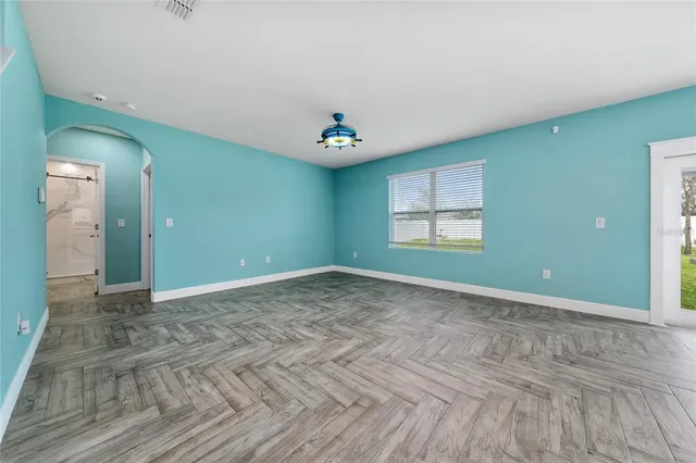 a view of empty room with window