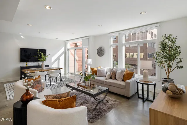 $1,099,000 | 133 South Los Robles Avenue, Unit 501, Pasadena, CA 91101