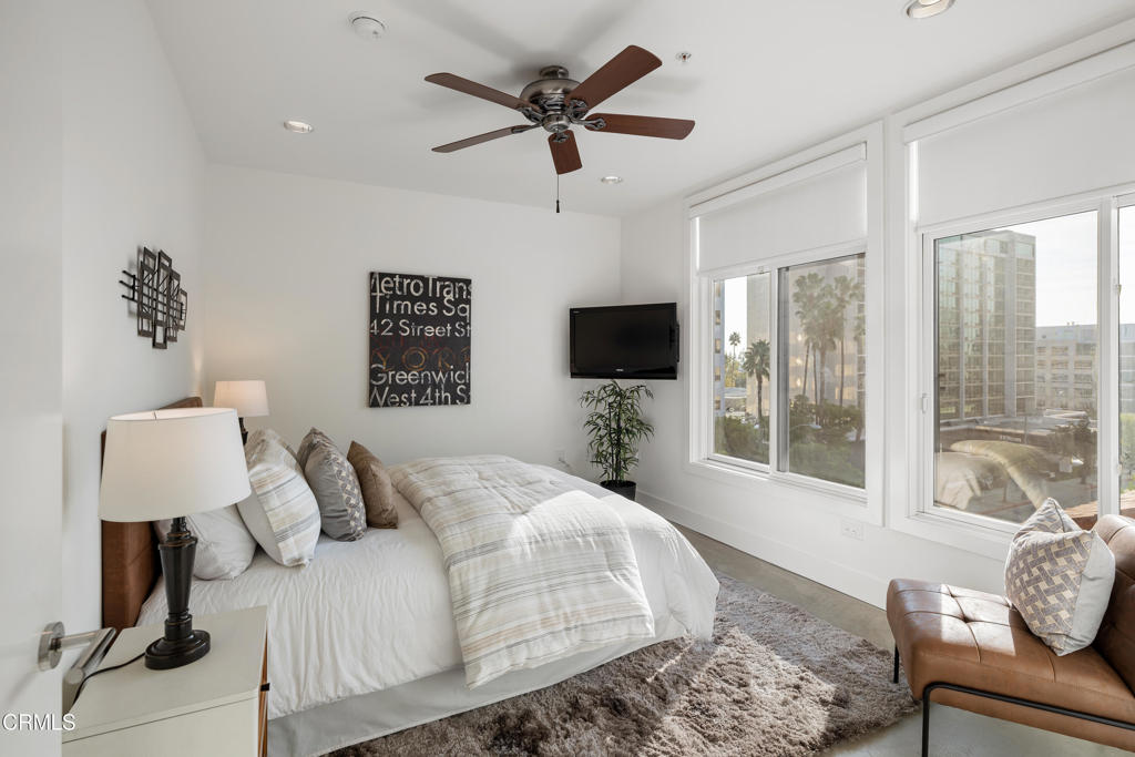 133 South Los Robles Avenue, Unit 501 Pasadena, CA 91101 - Photo 17 of 38 SSR_133SouthLosRobles501_031_FLEXMLS