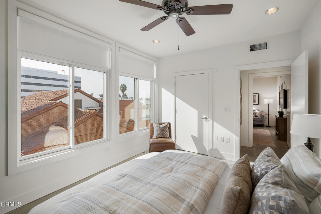 133 South Los Robles Avenue, Unit 501 Pasadena, CA 91101 - Photo 19 of 38 SSR_133SouthLosRobles501_033_FLEXMLS