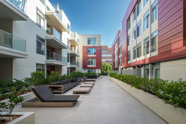 $1,099,000 | 133 South Los Robles Avenue, Unit 501, Pasadena, CA 91101