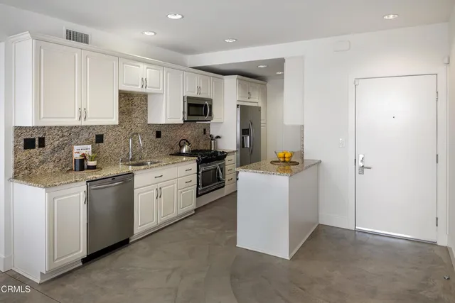 $1,099,000 | 133 South Los Robles Avenue, Unit 501, Pasadena, CA 91101