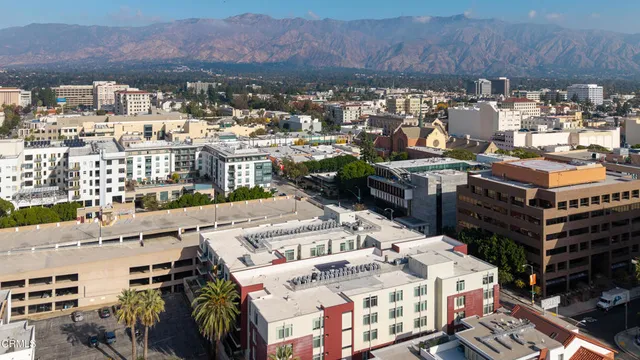 $1,099,000 | 133 South Los Robles Avenue, Unit 501, Pasadena, CA 91101