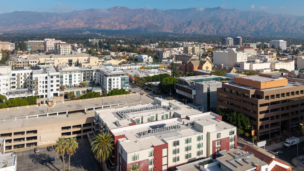 133 South Los Robles Avenue, Unit 501 Pasadena, CA 91101 - Photo 31 of 38 SSR_133SouthLosRobles501_042_FLEXMLS