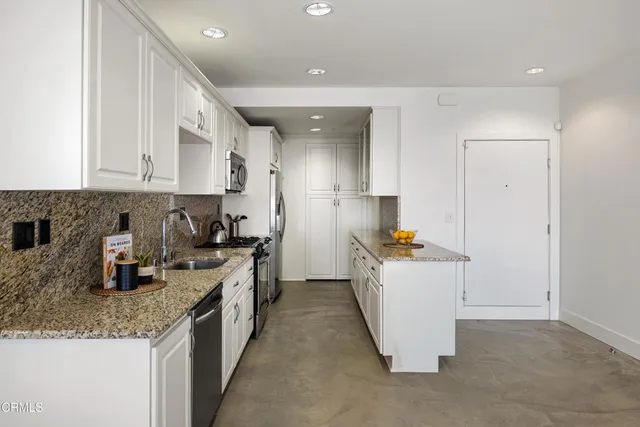 $1,099,000 | 133 South Los Robles Avenue, Unit 501, Pasadena, CA 91101