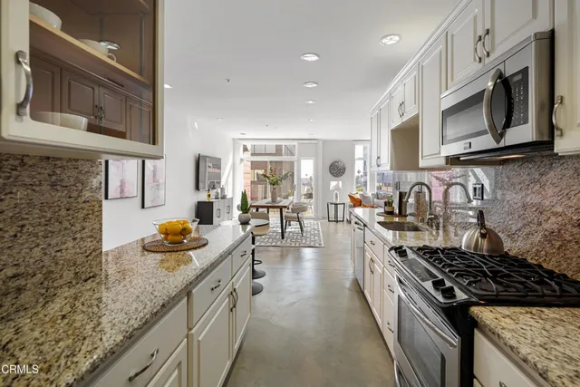 $1,099,000 | 133 South Los Robles Avenue, Unit 501, Pasadena, CA 91101