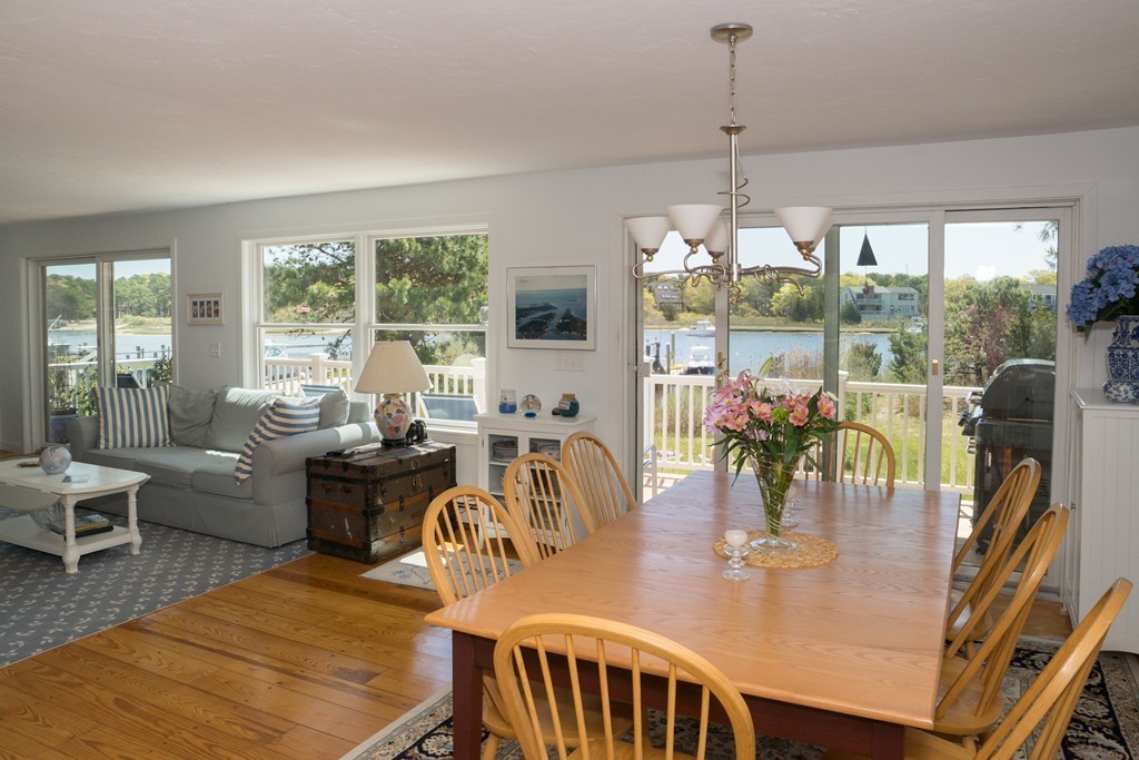 404 Monomoscoy Road Mashpee, MA 02649 - Photo 14 of 22 Gallery Image 14
