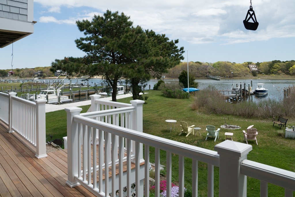 404 Monomoscoy Road Mashpee, MA 02649 - Photo 10 of 22 Gallery Image 10