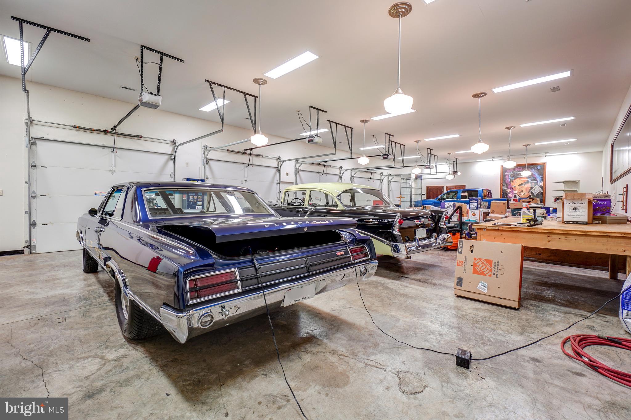 17200 Riffle Ford Road Germantown, MD 20874 - Photo 32 of 97 Interior 8 Car Garage