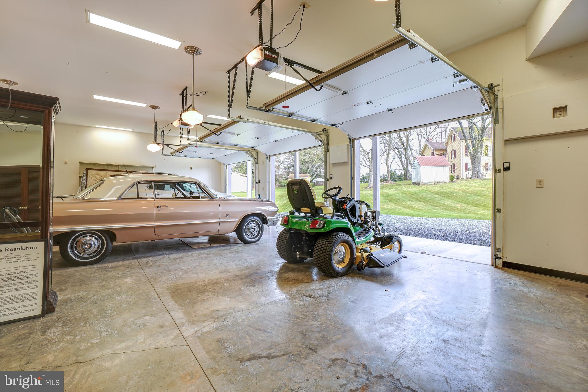 17200 Riffle Ford Road Germantown, MD 20874 - Photo 36 of 97 Interior 8 Car Garage