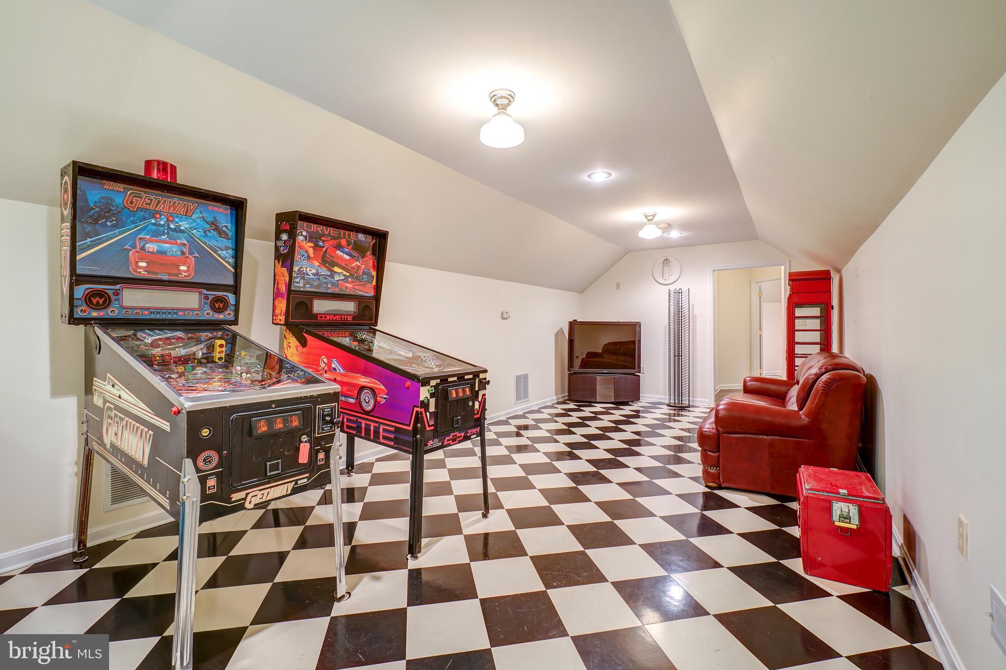 17200 Riffle Ford Road Germantown, MD 20874 - Photo 41 of 97 Upper Level of Garage