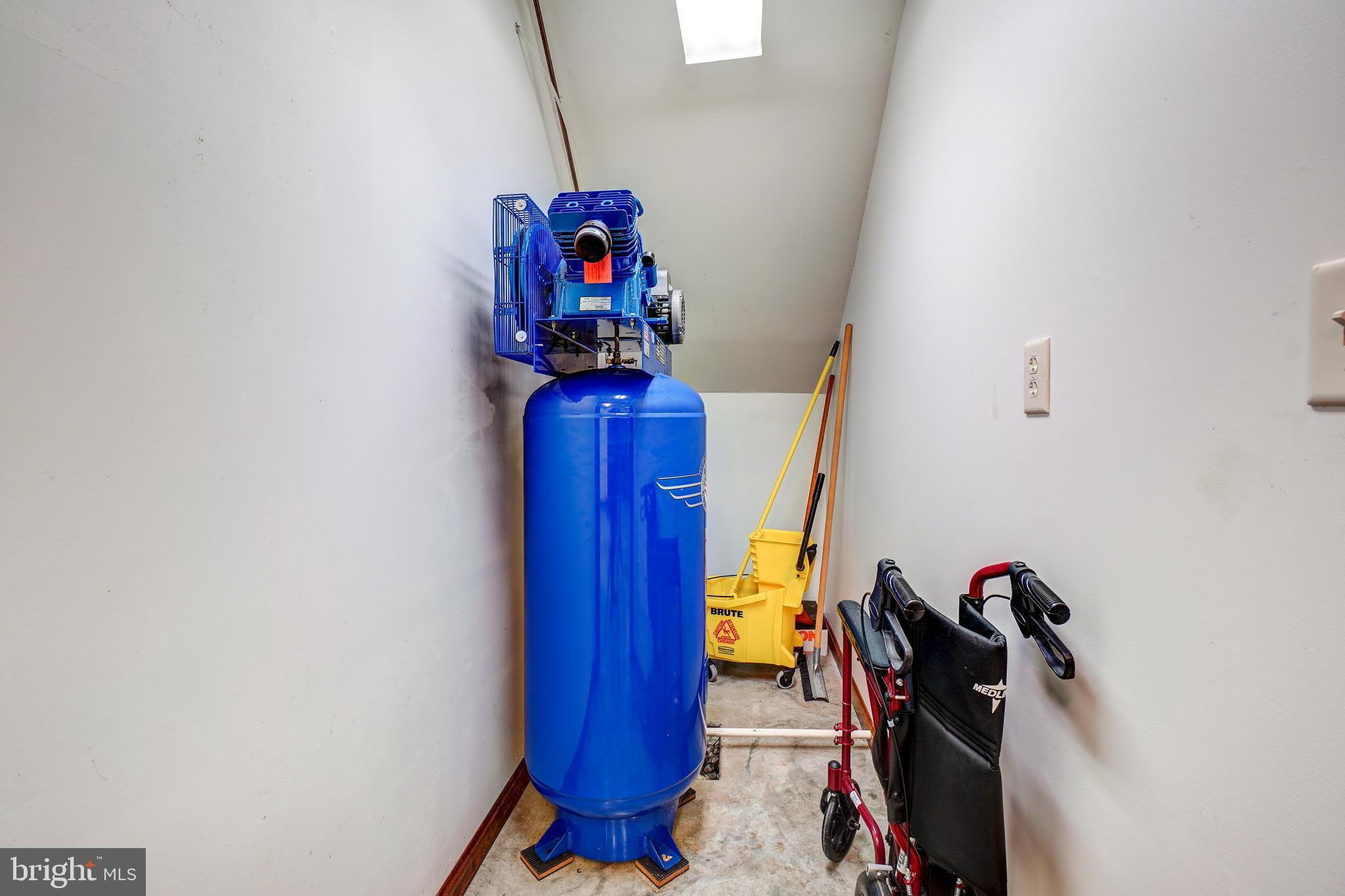 17200 Riffle Ford Road Germantown, MD 20874 - Photo 43 of 97 Lower Level of Garage