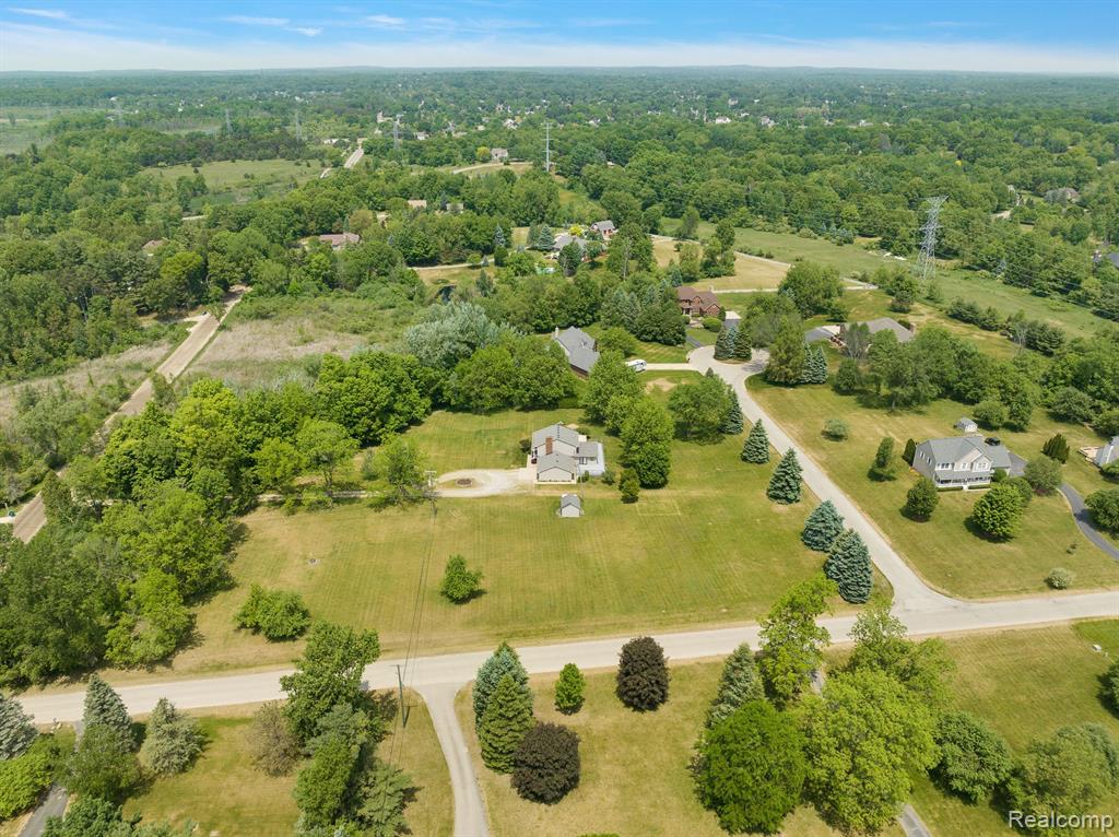 9844 Pine Knob Road Clarkston, MI 48348 - Photo 45 of 65 Gallery Image 45