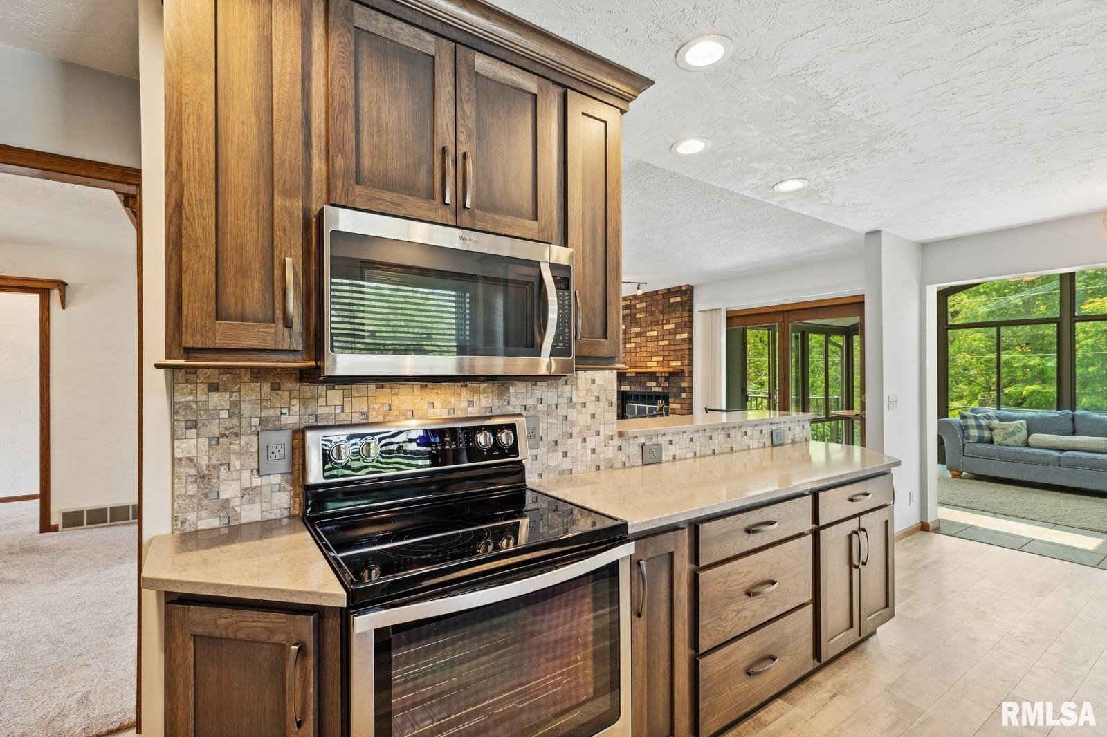 5495 White Post Road Bettendorf, IA 52722 - Photo 16 of 42