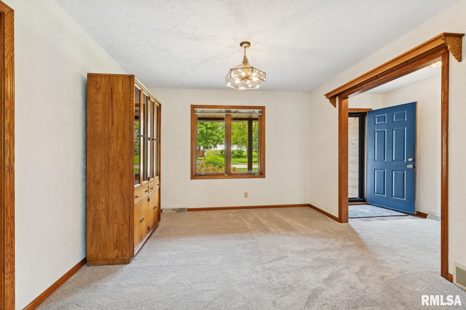 5495 White Post Road Bettendorf, IA 52722 - Photo 22 of 42