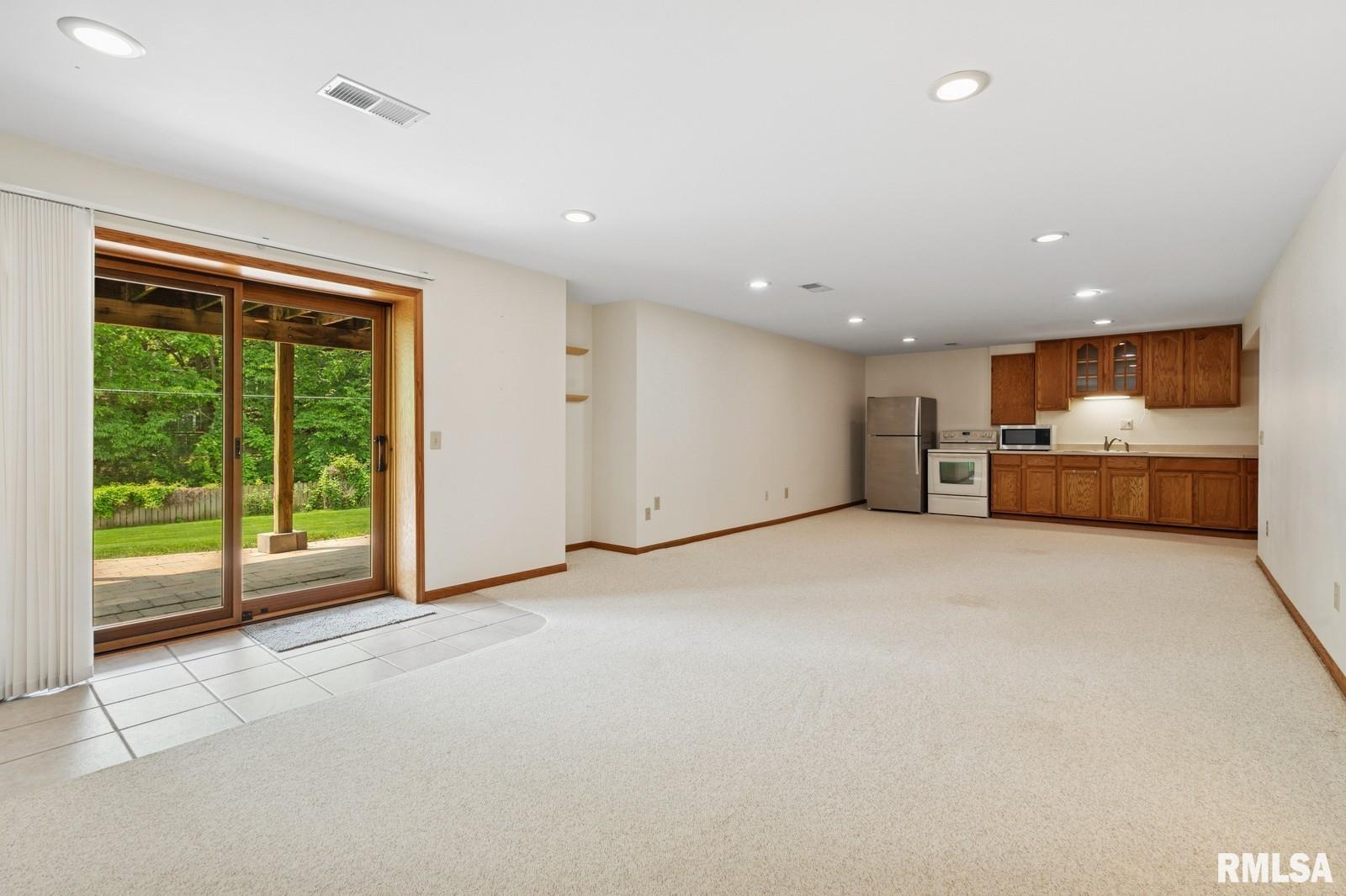 5495 White Post Road Bettendorf, IA 52722 - Photo 31 of 42