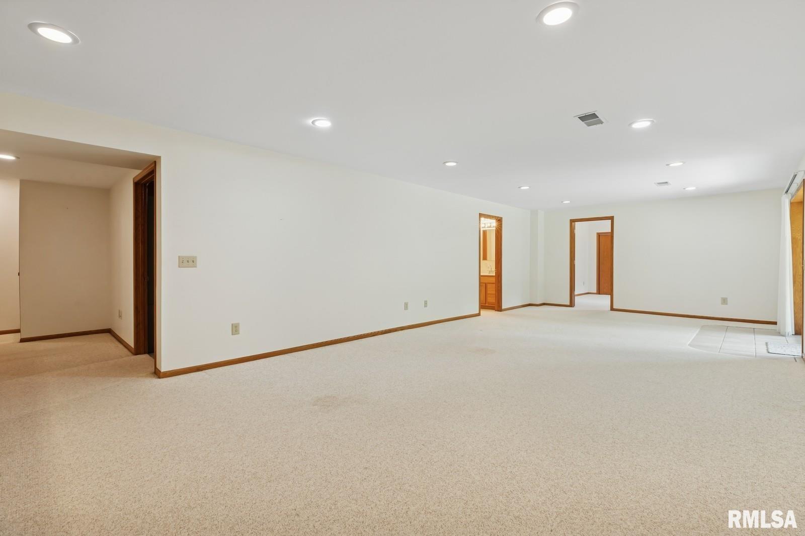 5495 White Post Road Bettendorf, IA 52722 - Photo 32 of 42