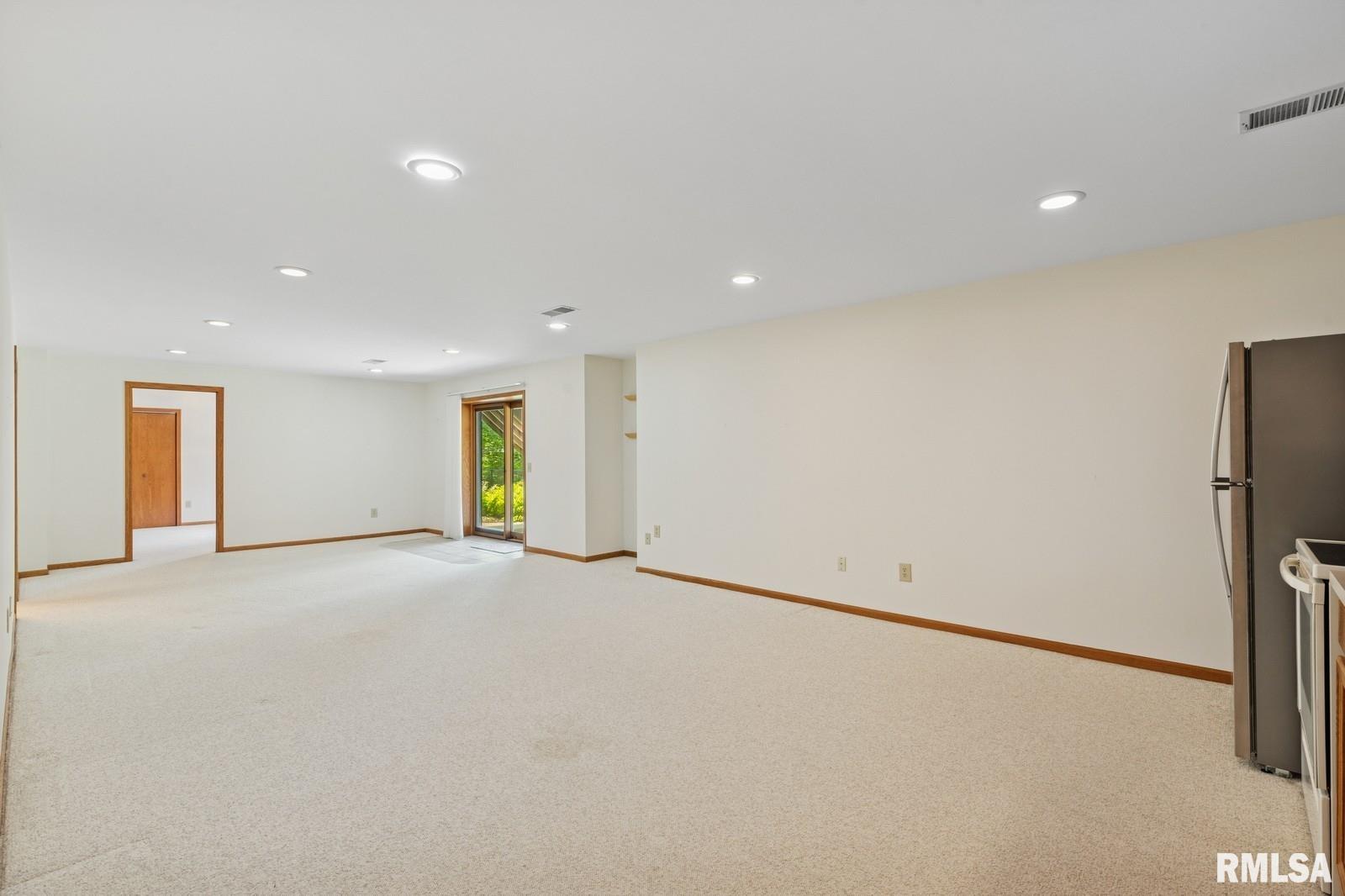 5495 White Post Road Bettendorf, IA 52722 - Photo 33 of 42