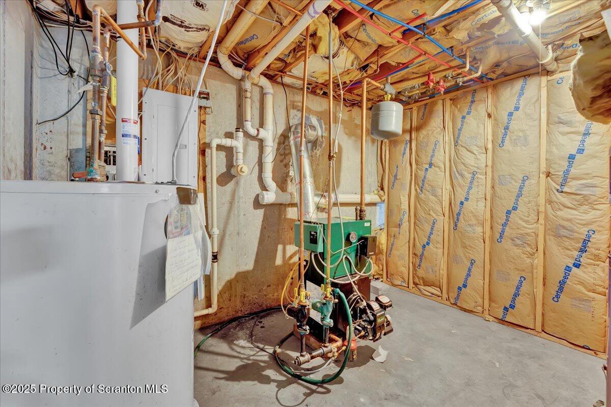 3330 Quicktown Road Moscow, PA 18444 - Photo 23 of 34 a view of a room with gym equipment
