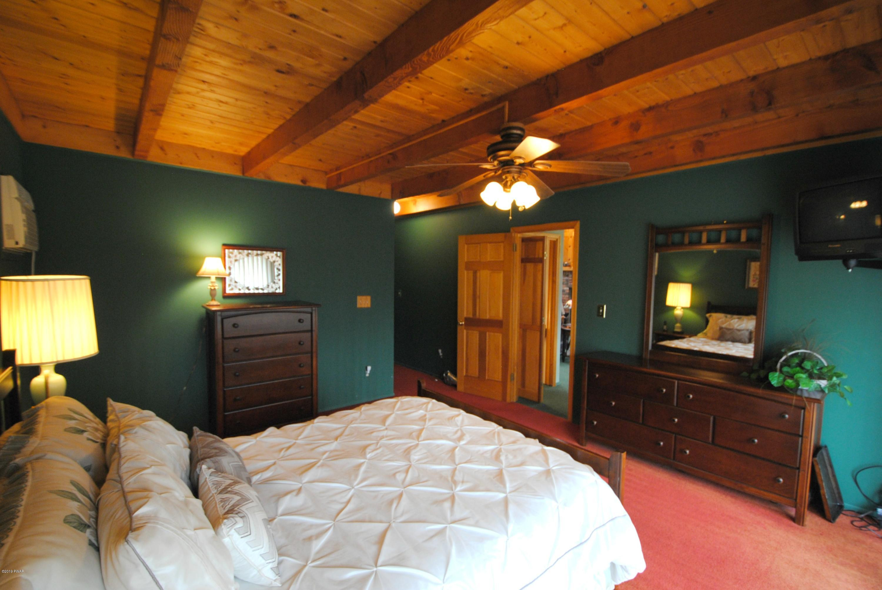 4006 Par Drive Lake Ariel, PA 18436 - Photo 12 of 29