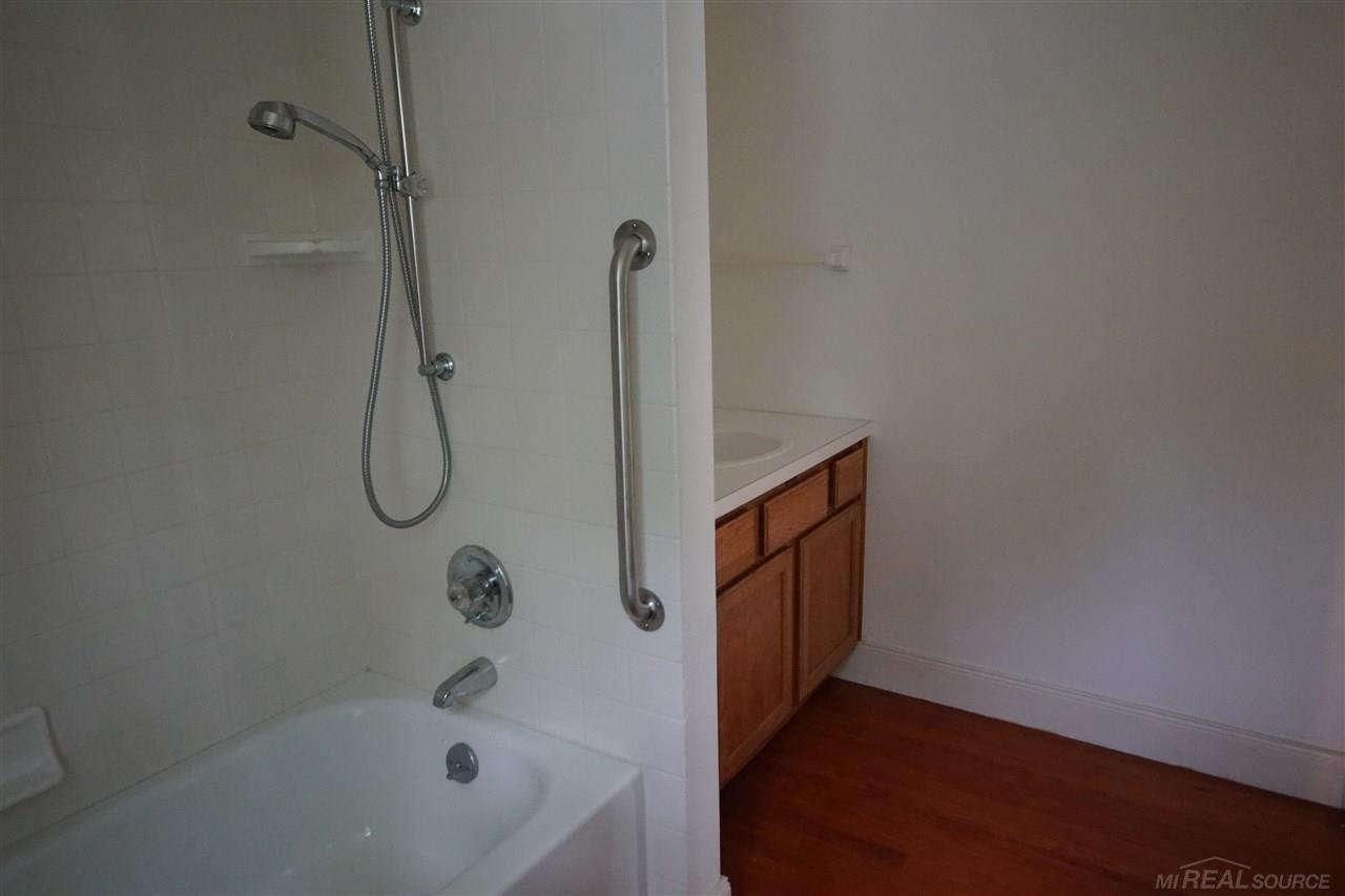 172 Sisson Street Romeo, MI 48065 - Photo 21 of 35 50054120-20.JPG
