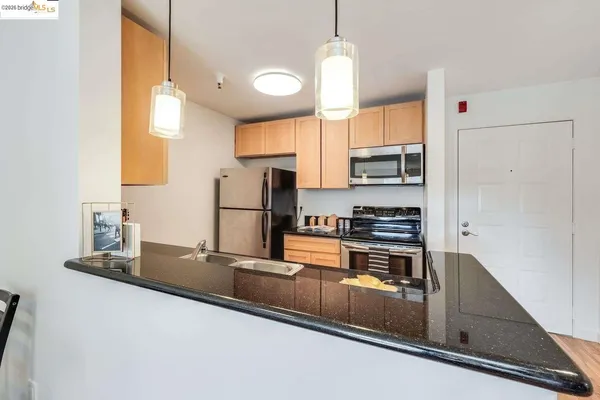 $308,000 | 6400 Christie Avenue, Unit 5209, Emeryville, CA 94608