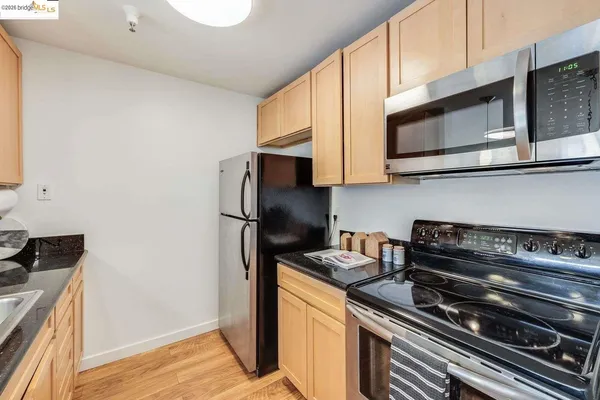 $308,000 | 6400 Christie Avenue, Unit 5209, Emeryville, CA 94608