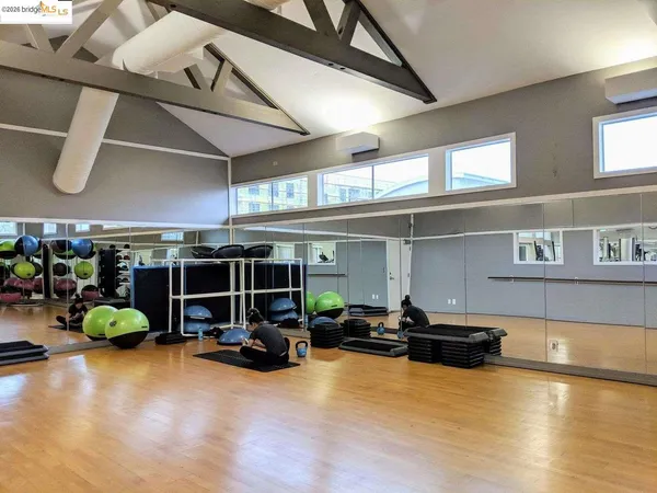 $308,000 | 6400 Christie Avenue, Unit 5209, Emeryville, CA 94608