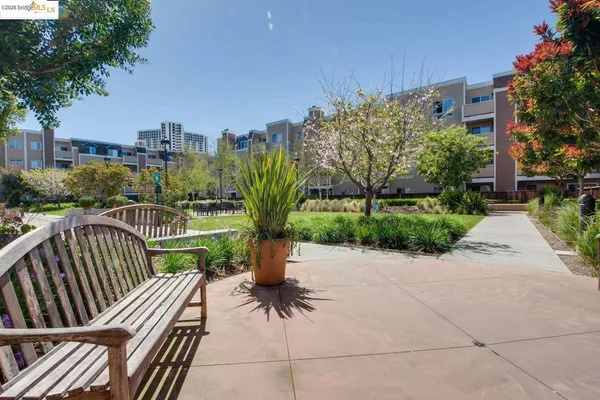 $308,000 | 6400 Christie Avenue, Unit 5209, Emeryville, CA 94608